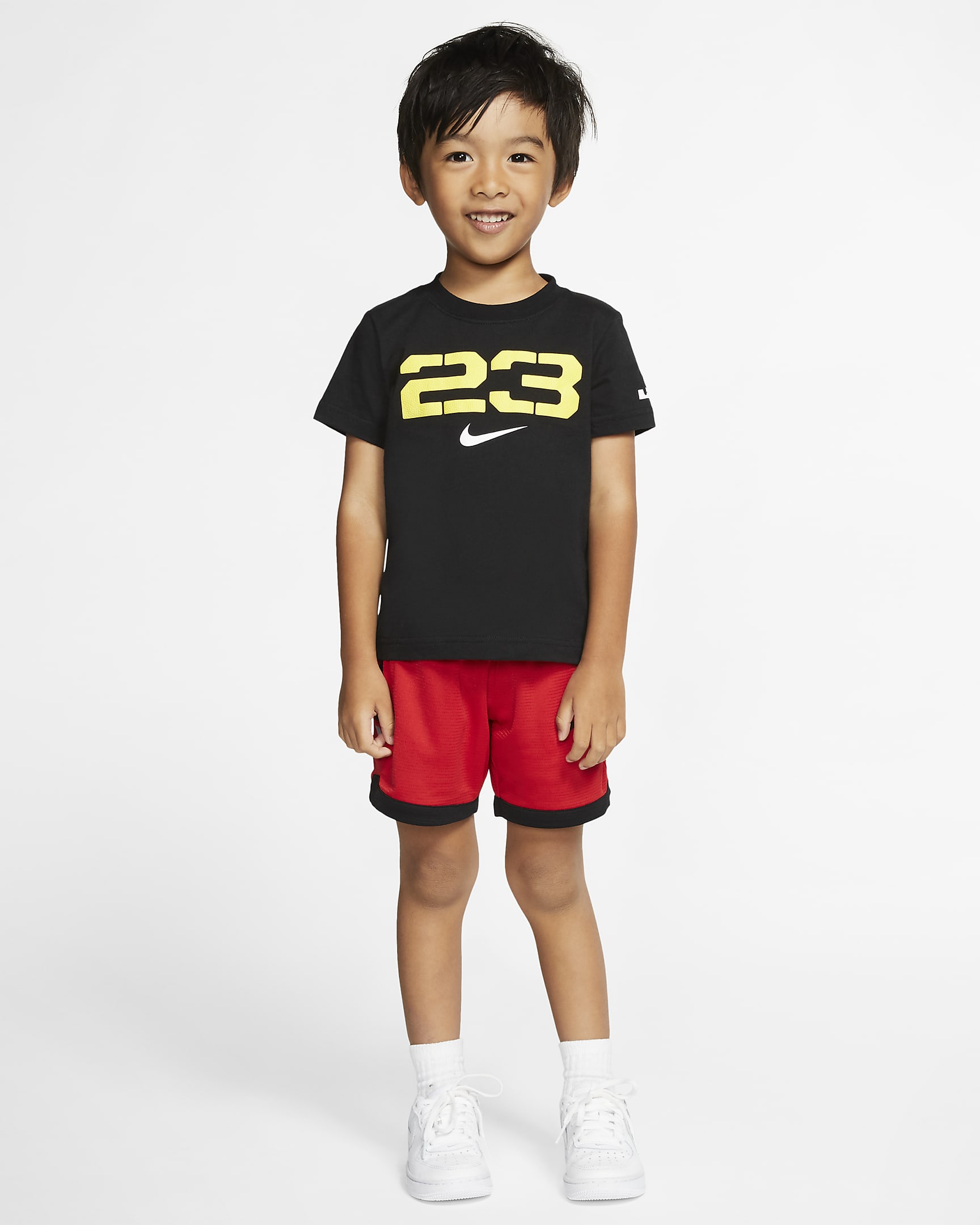 Playera para bebé LeBron. Nike.com