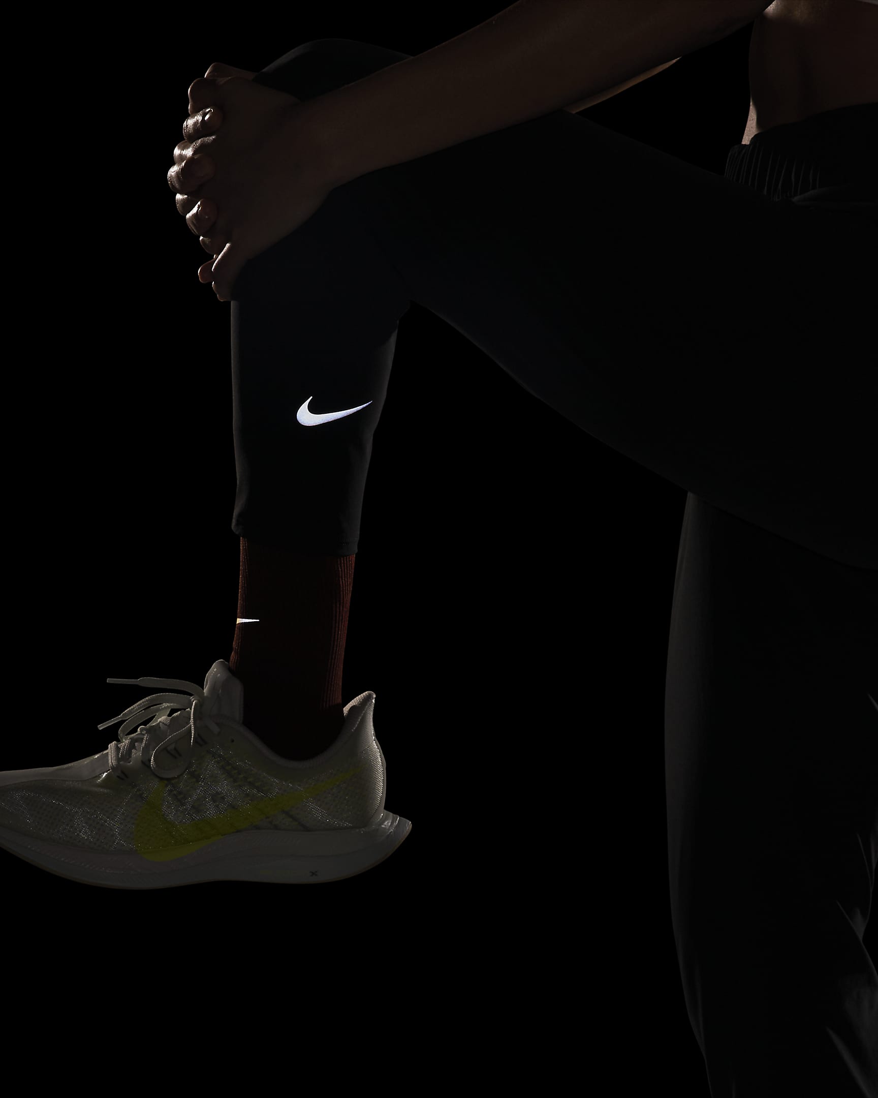 Nike Essential Women's 7/8 Running Trousers. Nike PT