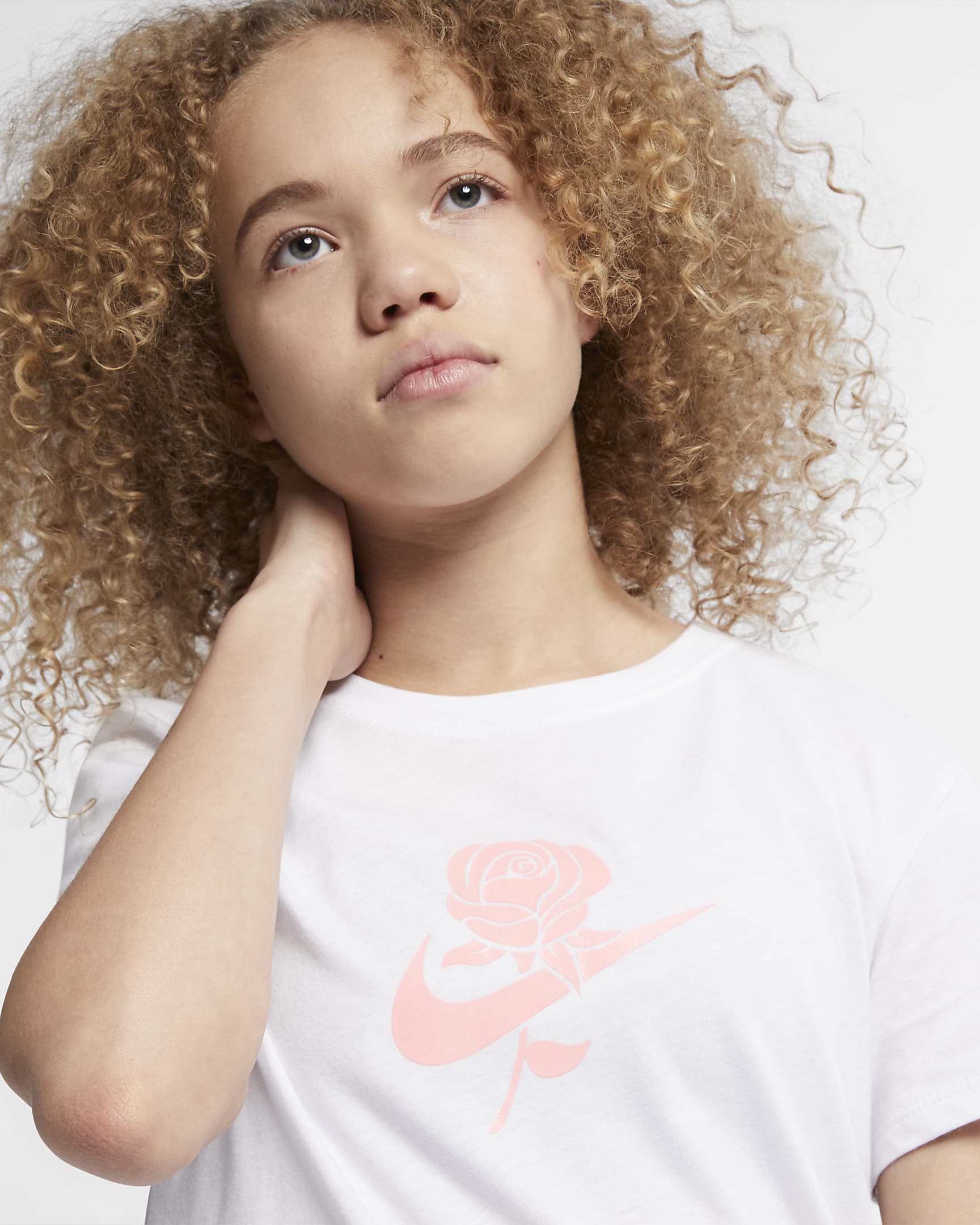 Nike Sportswear Older Kids' (Girls') T-Shirt. Nike SK