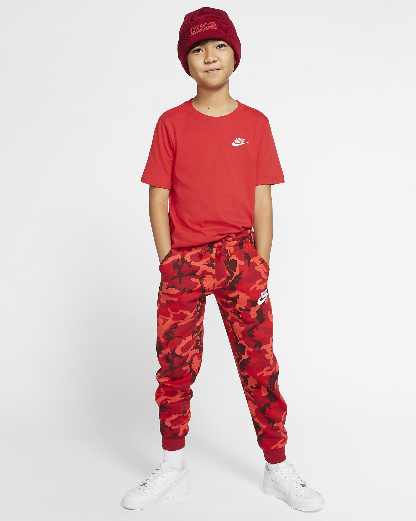 Nike Sportswear Older Kids' T-Shirt - University Red/White