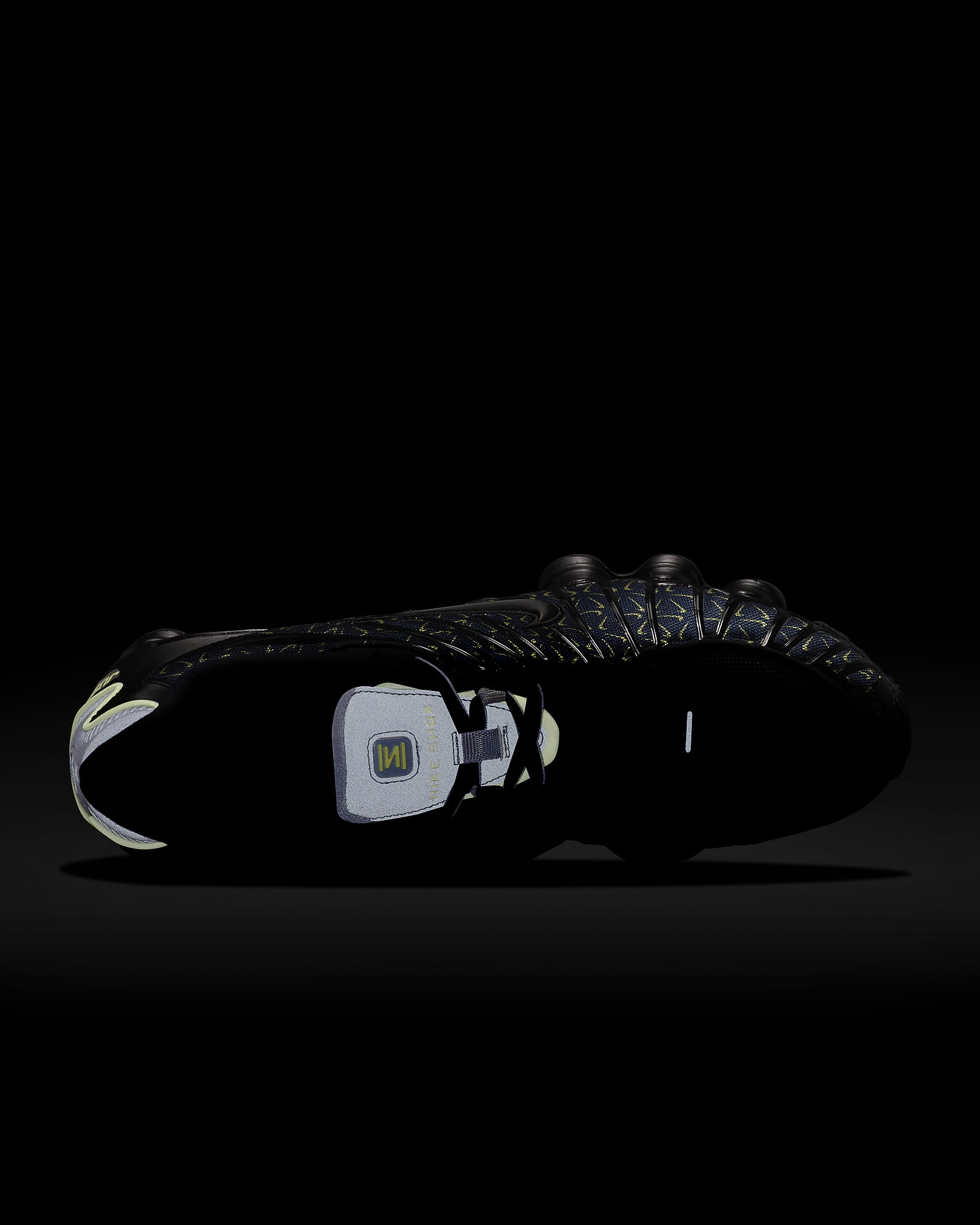 Chaussure Nike Shox TL pour Homme. Nike CA