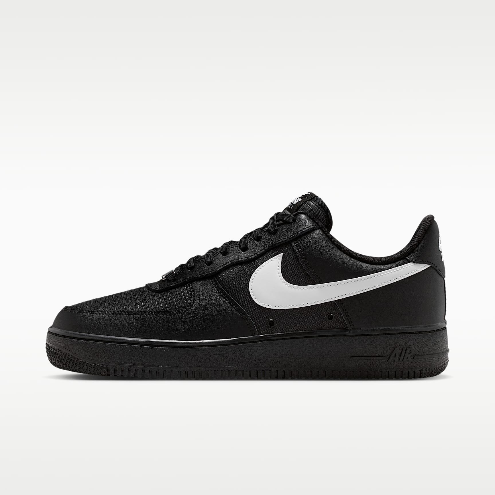 Nike Air Force 1 '07 LV8, Svart