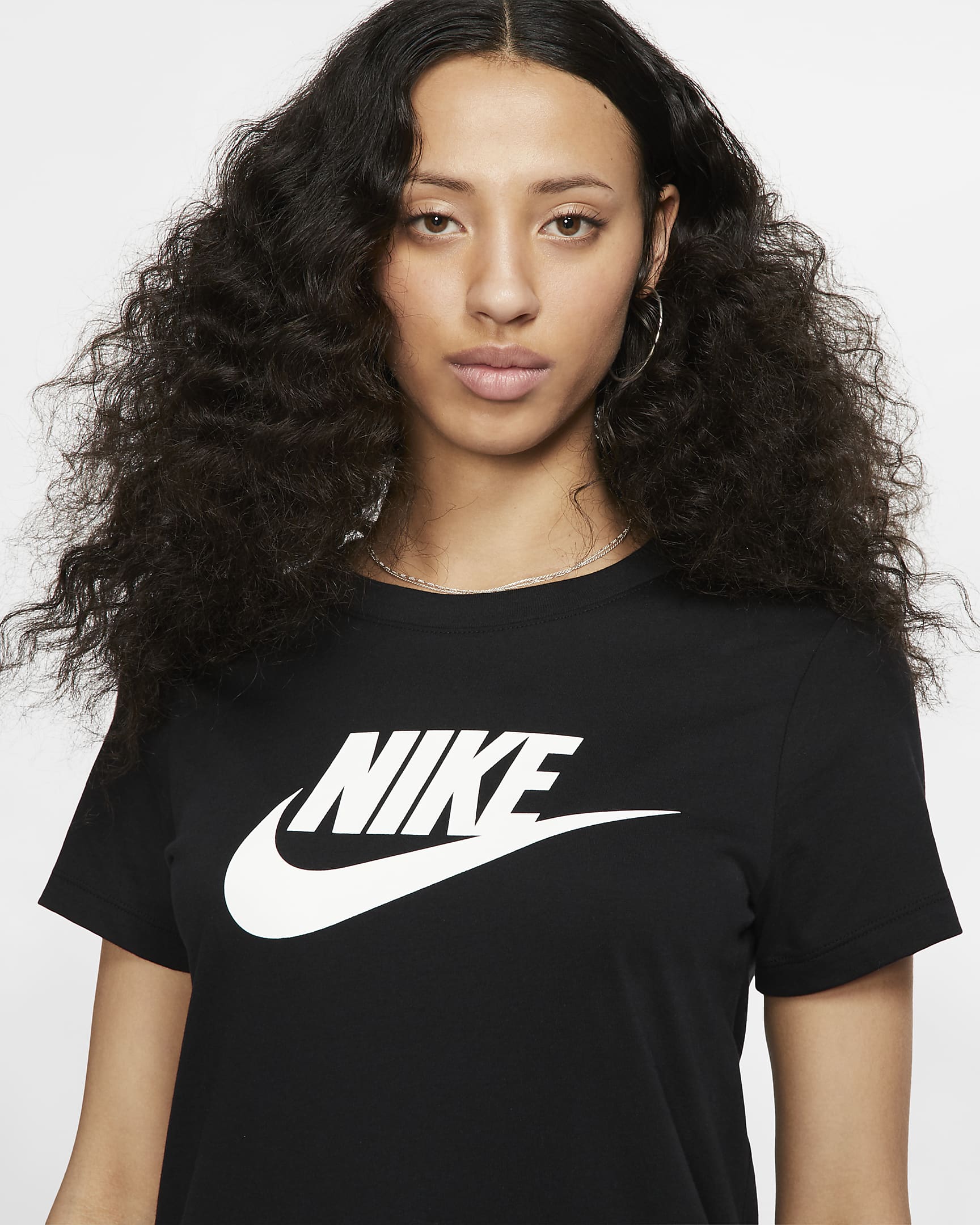 Nike Sportswear Essential T-Shirt - Schwarz/Weiß