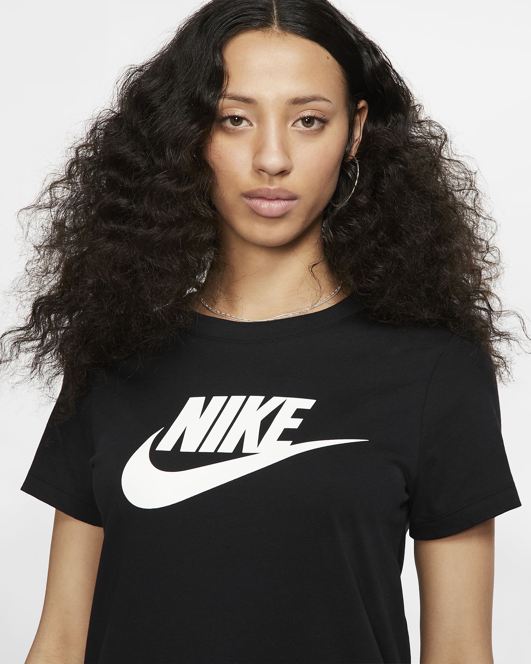 Nike Sportswear Essential T-Shirt. Nike UK
