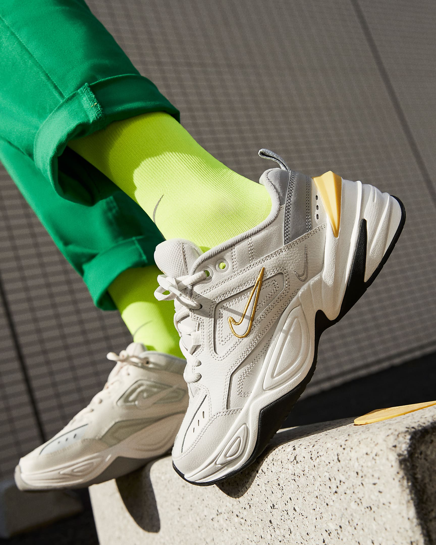 Nike M2K Tekno Zapatillas - Mujer - Platinum Tint/Wolf Grey/Summit White/Celery