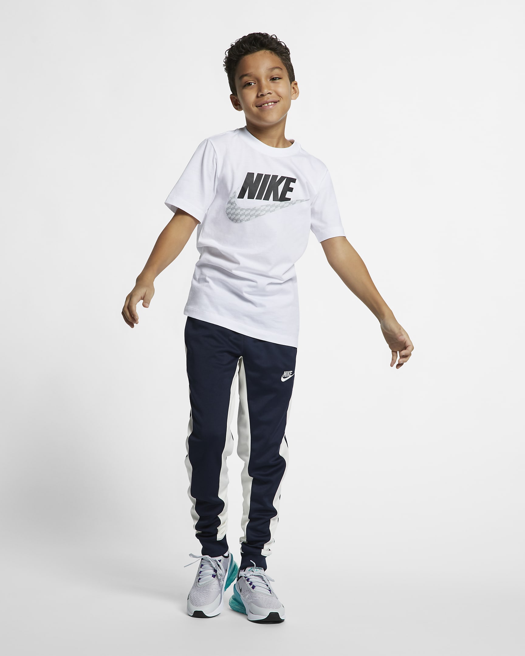 Nike Sportswear Older Kids' (Boys') T-Shirt. Nike HR