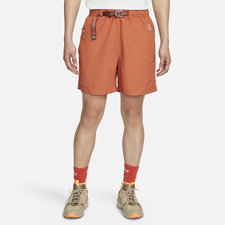 Woven Unlined Cargo Shorts. Nike NL