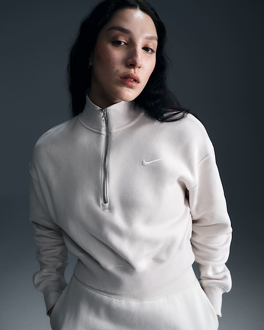 Nike Sportswear Essential Women's Cropped Logo T-Shirt