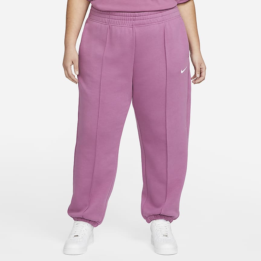 Nike Sportswear Essential Collection 