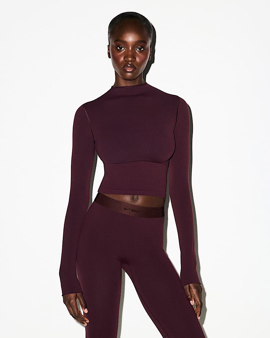 NikeSKIMS Shine Women's High-Waisted V-Panel 26" Leggings