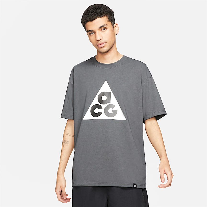 Nike ACG Cargo Shorts. Nike.com