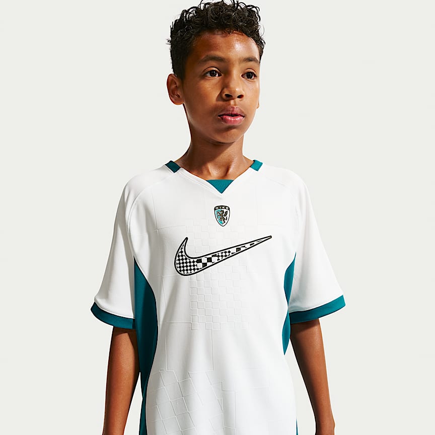 Nike Multi Renew