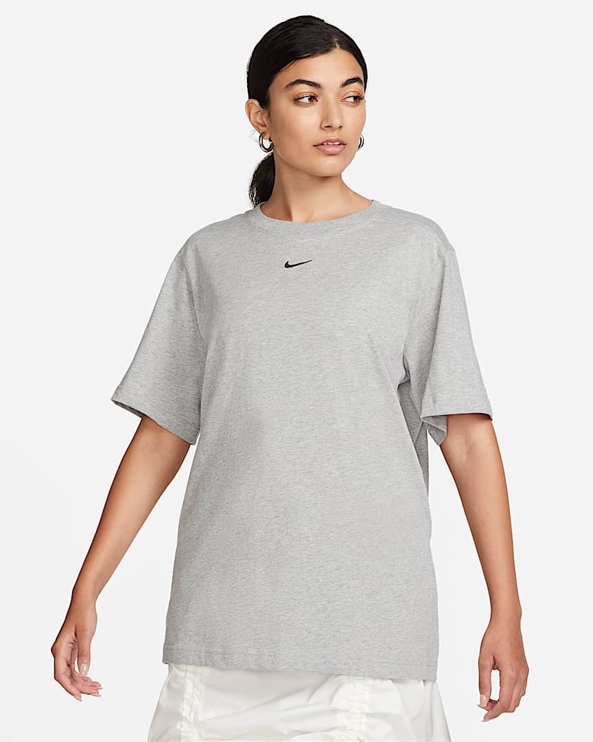 Nike Sportswear Essential Women's T-Shirt (Plus Size)