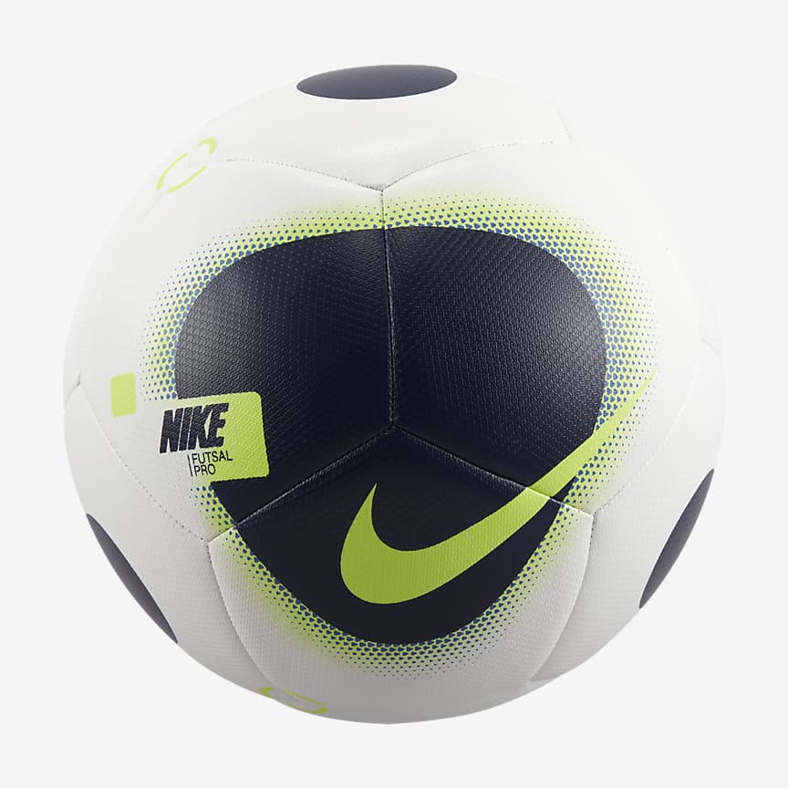 Nike Futsal Maestro Football. Nike LU
