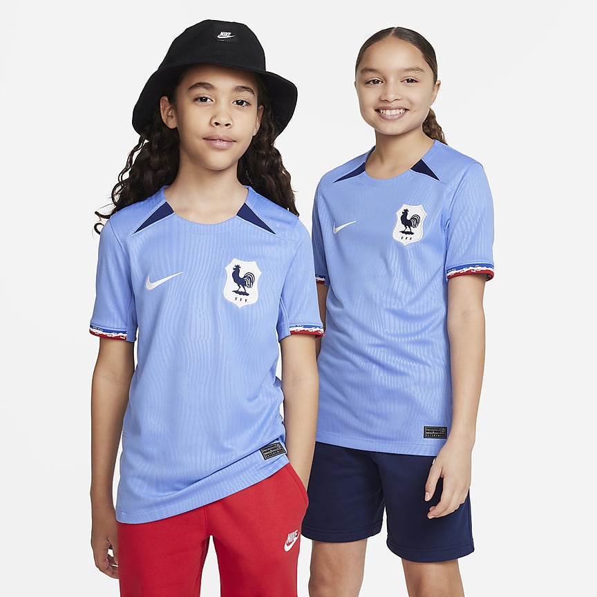 Canada 2023 Stadium Home Big Kids' Nike DriFIT Soccer Jersey.