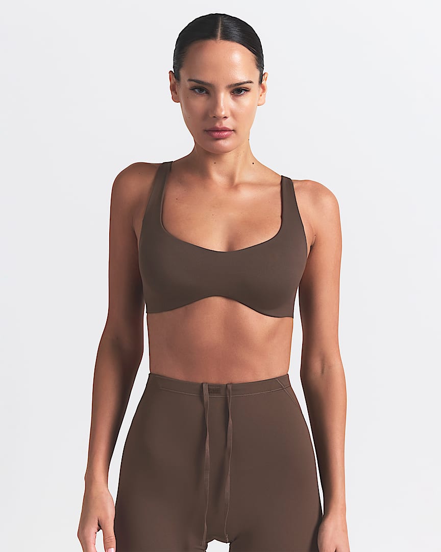 NikeSKIMS Matte Women's High-Waisted V-Line 26" Leggings