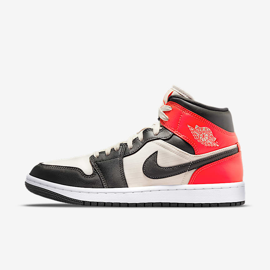 Air Jordan 1 Mid Women's Shoe. Nike NL