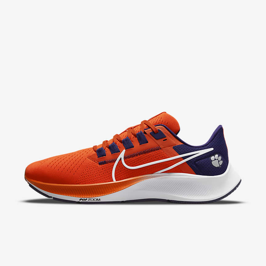 Nike College Air Zoom Pegasus 38 
