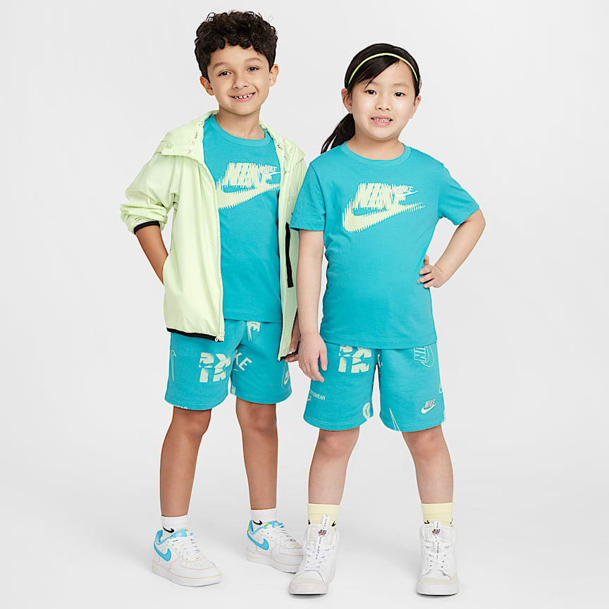 NIKEナイキ＊蛍光イエローのピュアトップとエースショートパンツ上下セットアップ NIKEナイキ＊蛍光イエローのピュアトップとエースショートパンツ