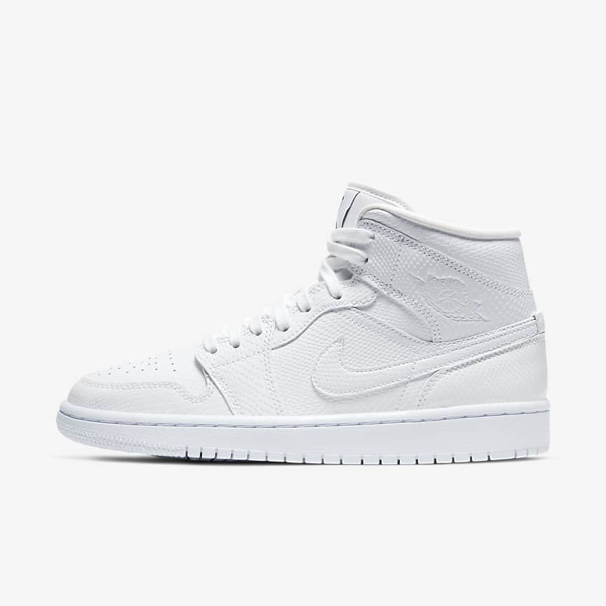 Air Jordan 1 Mid Shoes. Nike LU