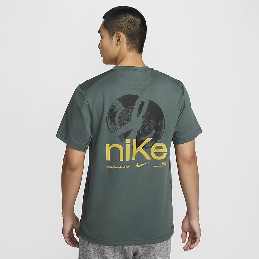 NIKE公式】ナイキ メンズ フィットネス Tシャツ.オンラインストア 