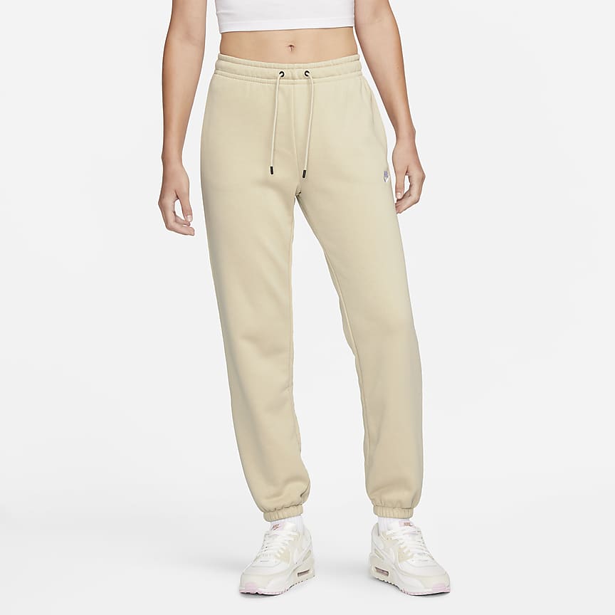 Plush High-Rise Joggers. Nike SE