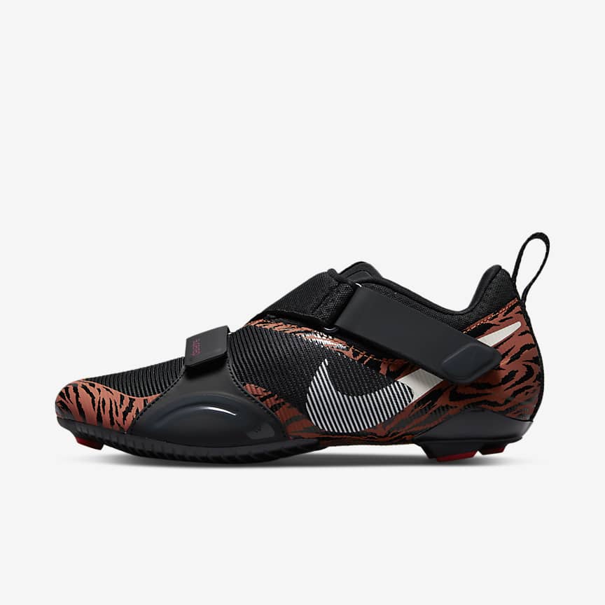 Indoor Cycling Shoes. Nike IE