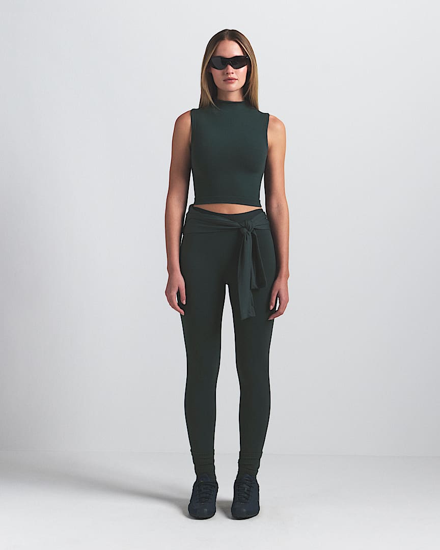 NikeSKIMS Matte Women's High-Waisted 26" Knee Grip Leggings