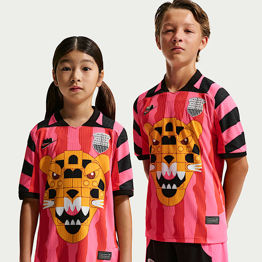 Nike x LEGO® Collection