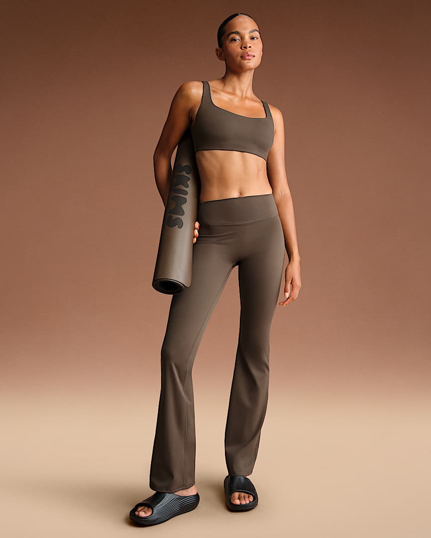 NikeSKIMS Matte Women's High-Waisted Slim Flared Leggings