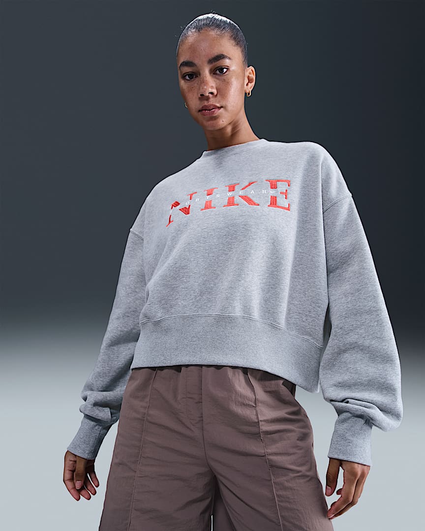 Nike Sportswear Women's Loose Short-Sleeve Graphic T-Shirt