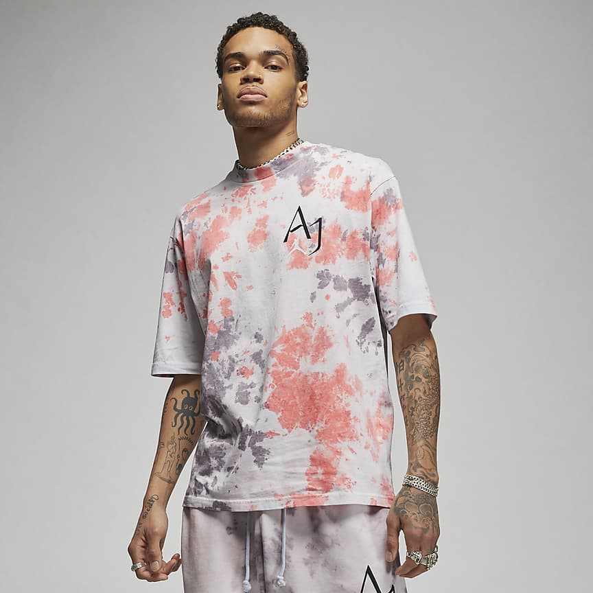 Jordan Essentials Men's T-Shirt. Nike LU
