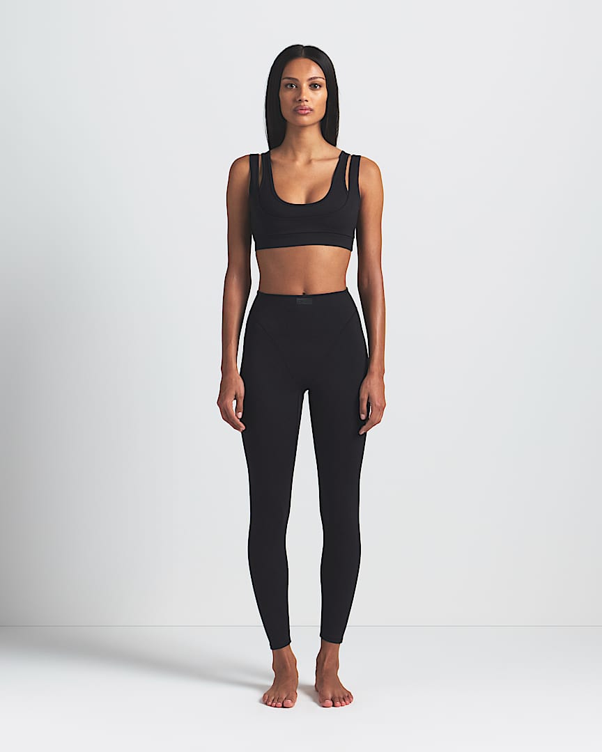 NikeSKIMS Matte Women's High-Waisted V-Line 26" Leggings