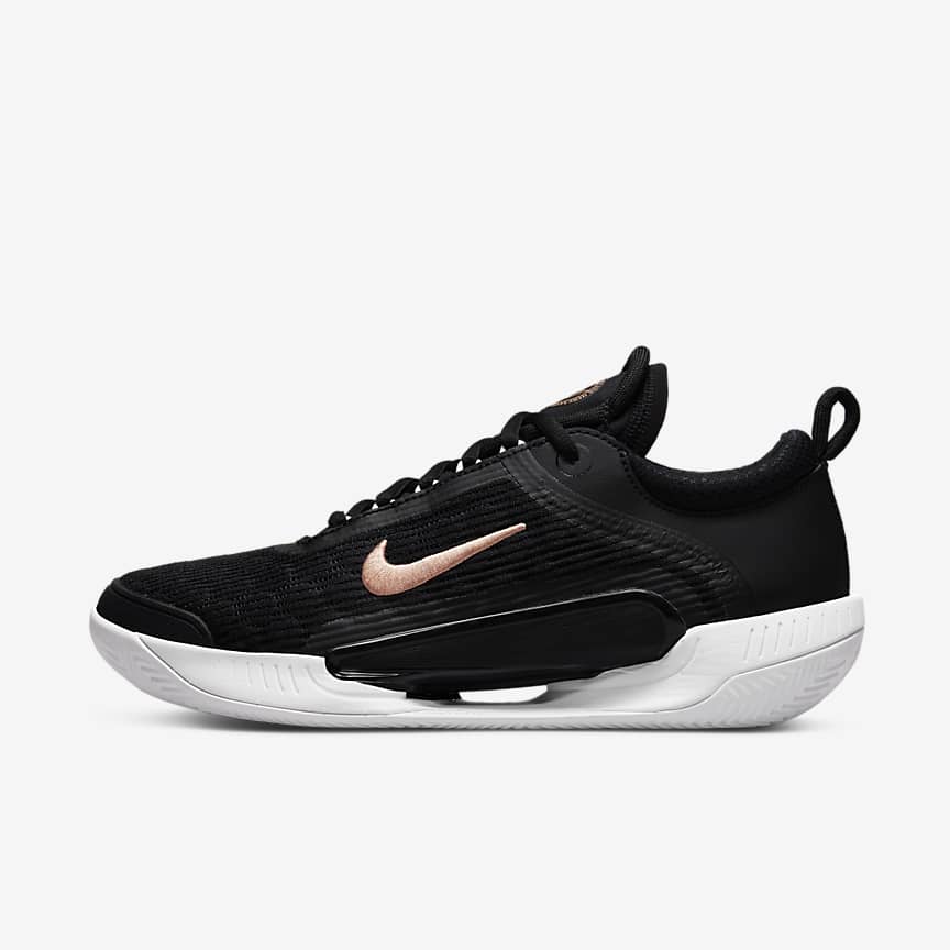 Clay-Court Tennis Shoe. Nike 