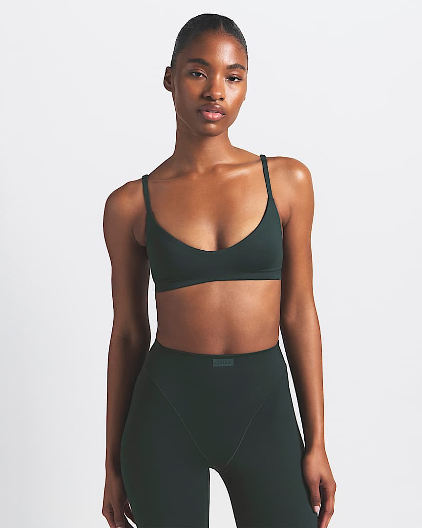 NikeSKIMS Shine Women's Micro-Scoop Bra