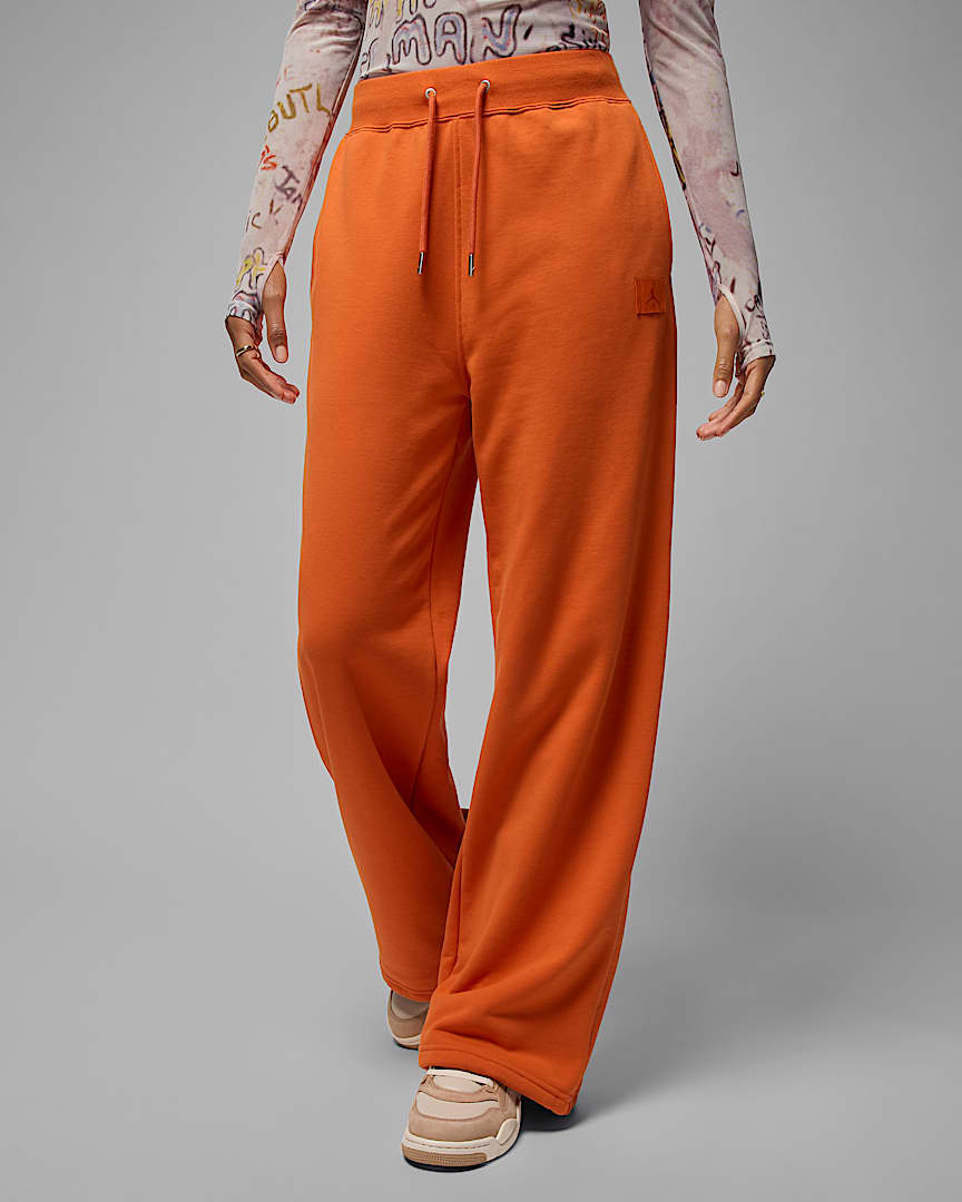 Nike Sportswear Club Fleece Women's Mid-Rise Wide-Leg Cozy Pants