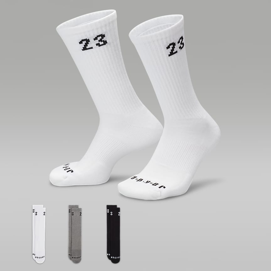 NIKE Sportswear Everyday Essential Crew Socks (3 Pairs) DX5089 102 - Shiekh