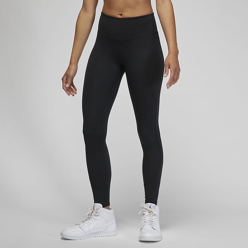 Nike Sportswear Essential Women's High-Waisted Logo Leggings. Nike CA
