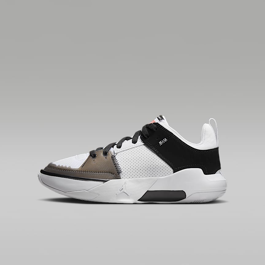 NIKE公式】エア ジョーダン 1 LOW SE ジュニアシューズ