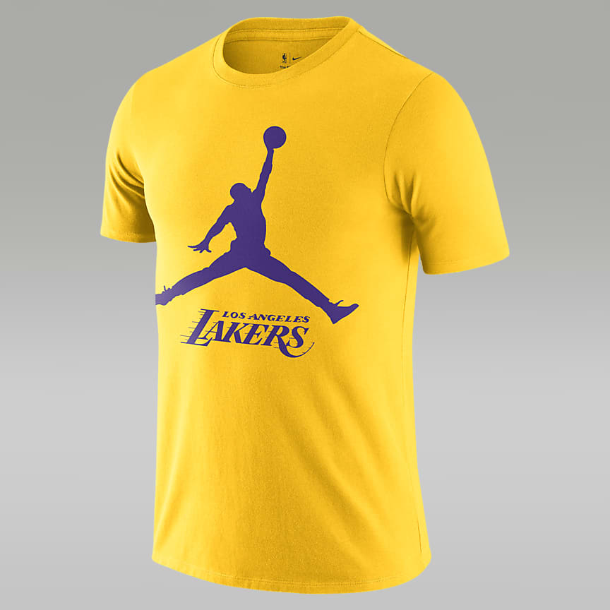 Los Angeles Lakers Swoosh Essential Men's Nike NBA T-Shirt. Nike.com