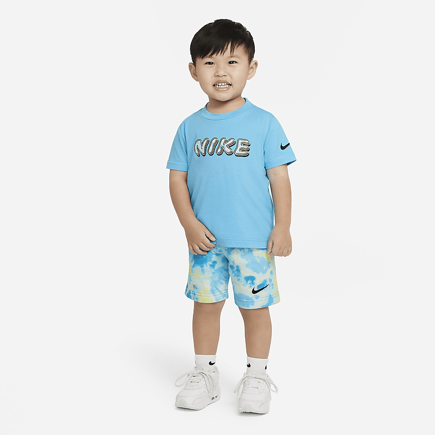 Conjunto de playera y shorts para bebé (12-24M) Nike Sportswear. Nike.com