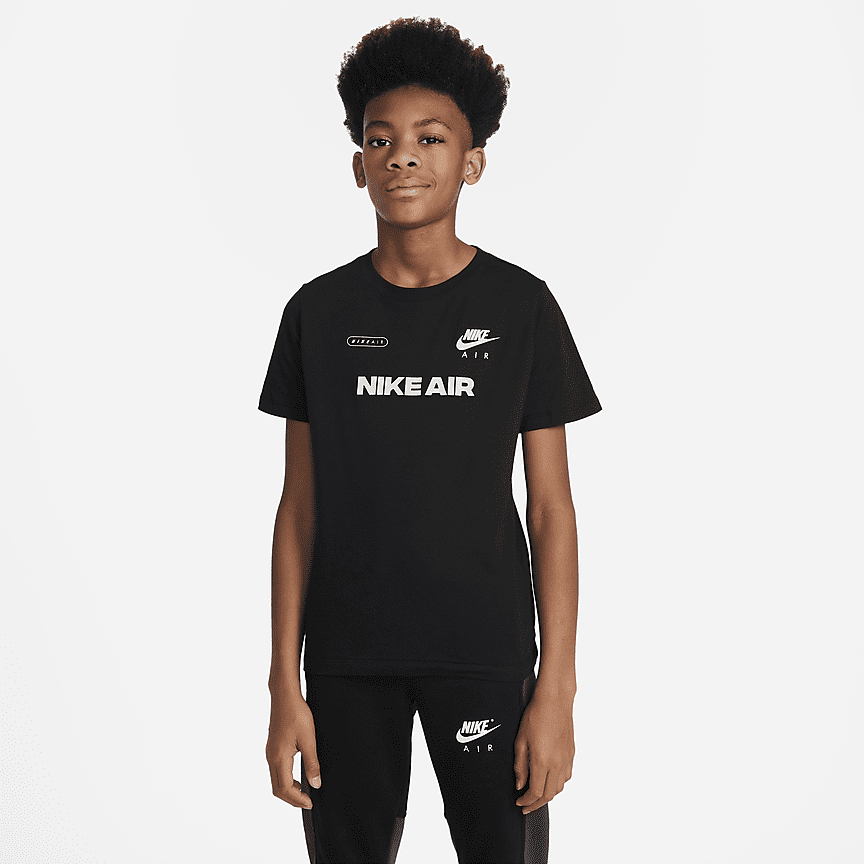 Nike Sportswear Older Kids' (Boys') Long-Sleeve T-Shirt. Nike GB