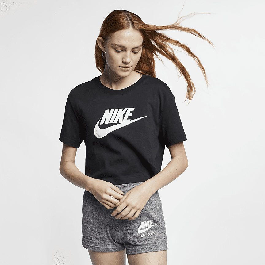 Nike Sportswear Essential T-Shirt. Nike.com