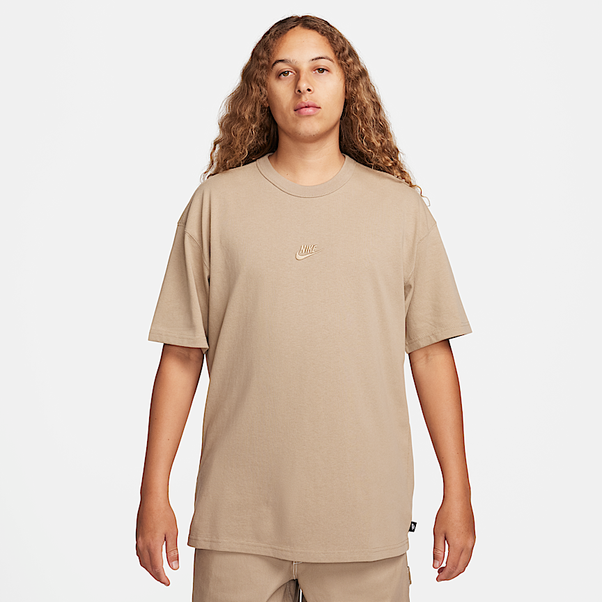 Nike Sportswear Premium Essentials