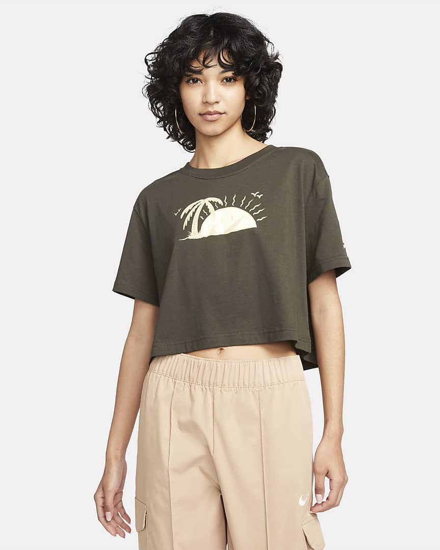 nike.com | Women's Cropped T-Shirt