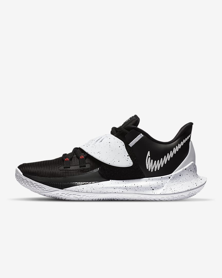 Basketball Shoe Black/White/Metallic 
