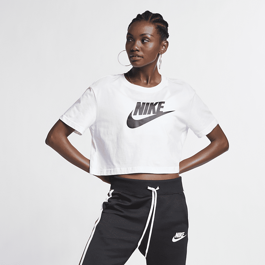 nike sportswear essential t shirt