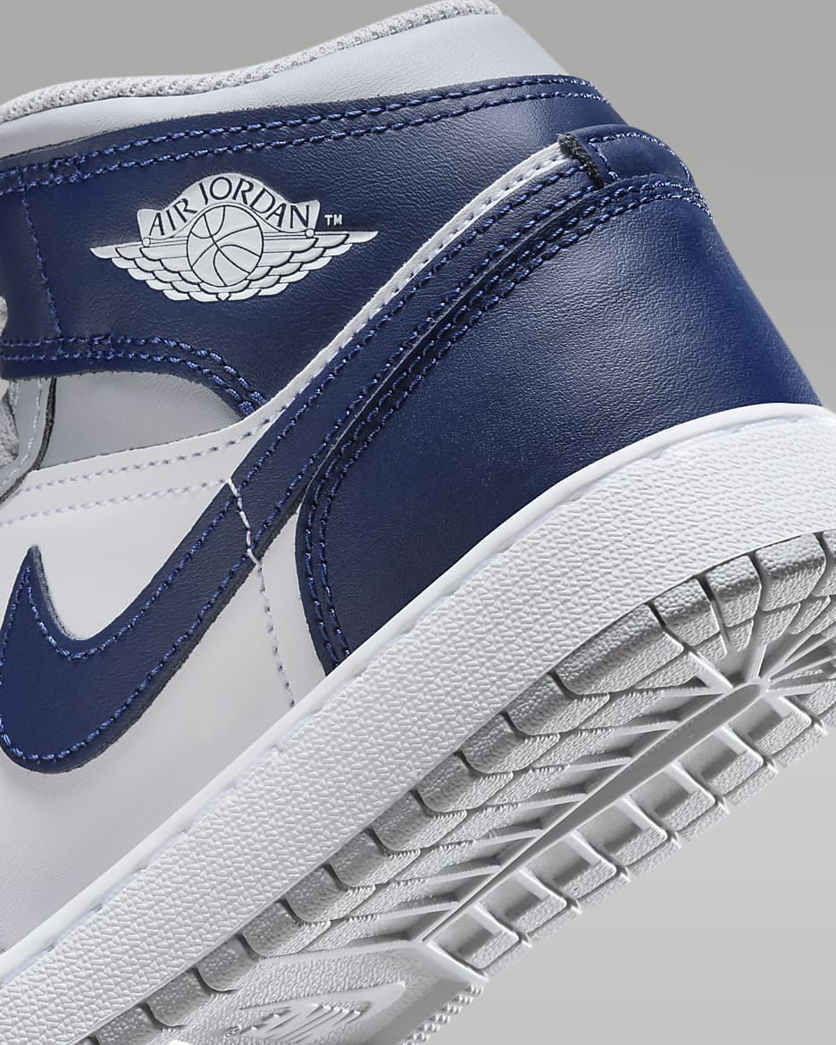 Air Jordan 1 Mid Schuh für ältere Kinder - Weiß/Wolf Grey/Midnight Navy