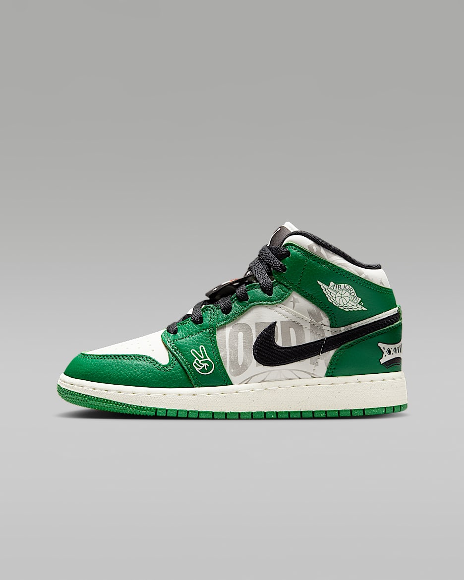 Air Jordan 1 Mid SE Older Kids' Shoes - Pine Green/Black/Team Orange/Sail
