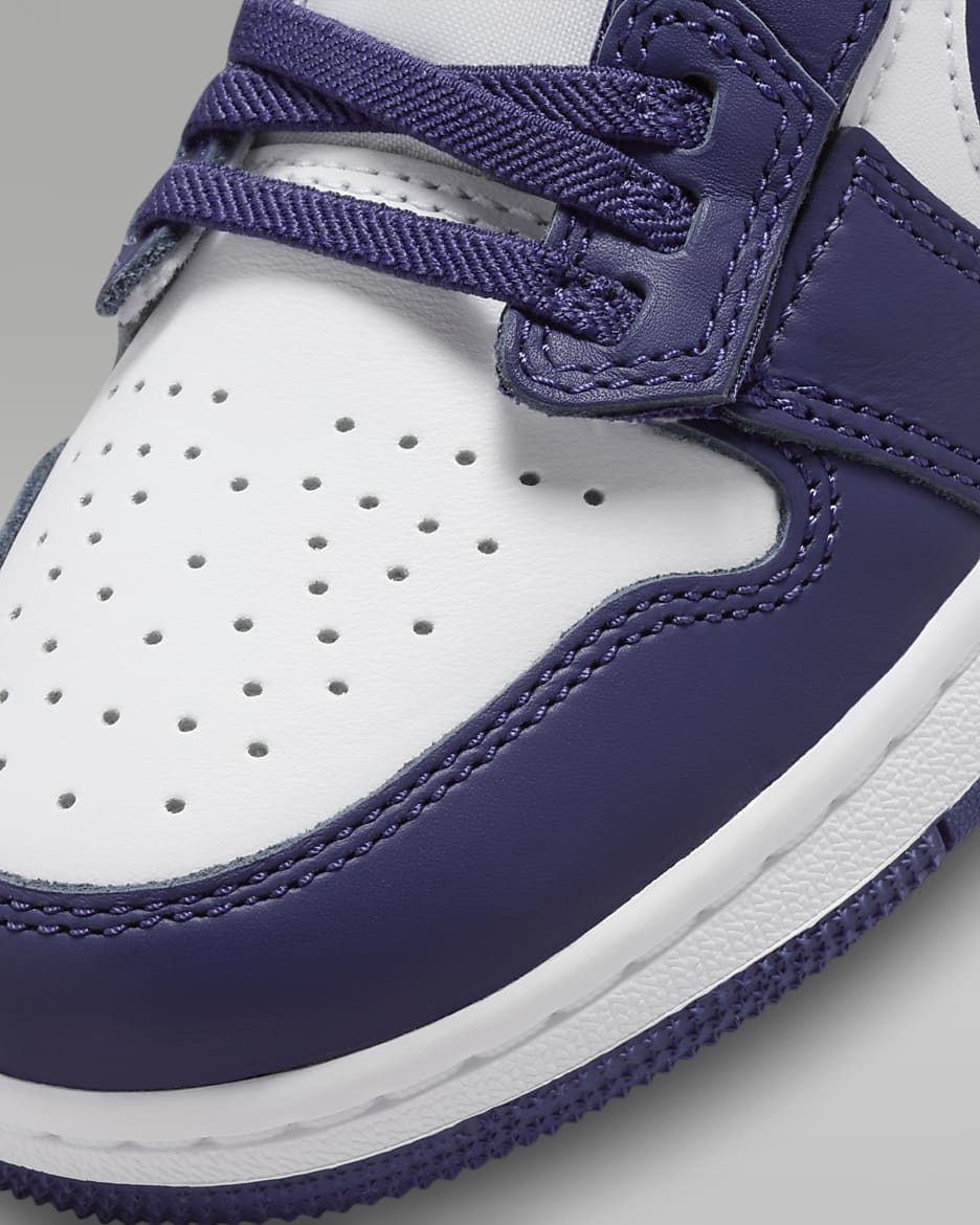 Air Jordan 1 Low FlyEase Older Kids' Shoes - Sky J Purple/White/Sky J Light Purple